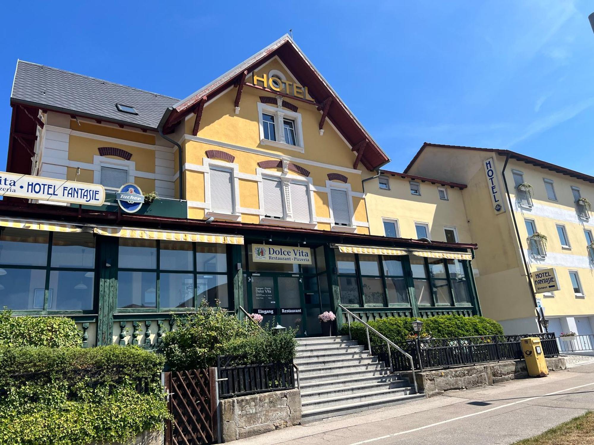 Hotel Fantasie Ansbach Exterior photo