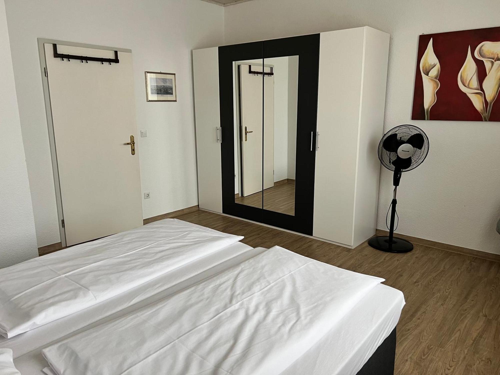 Hotel Fantasie Ansbach Exterior photo